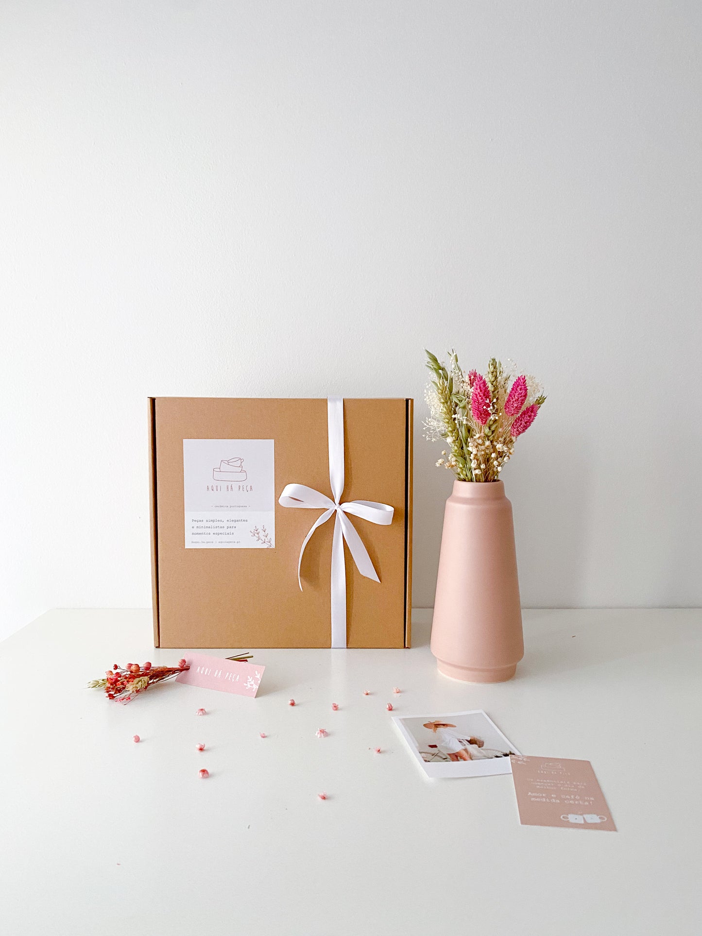 Box Vase w/ Flowers 